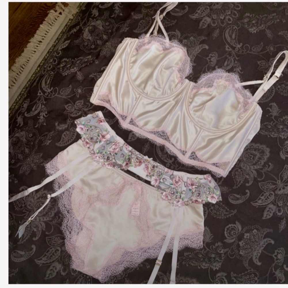 Victorias Secret Luxe Satin & Lace Bustier/ Brazilian/ Garter 34DDD/36C/M NWT